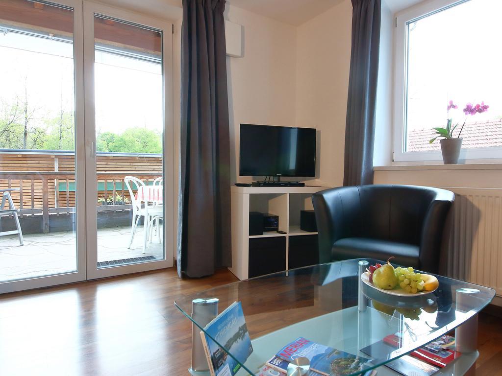 Apartment Ts