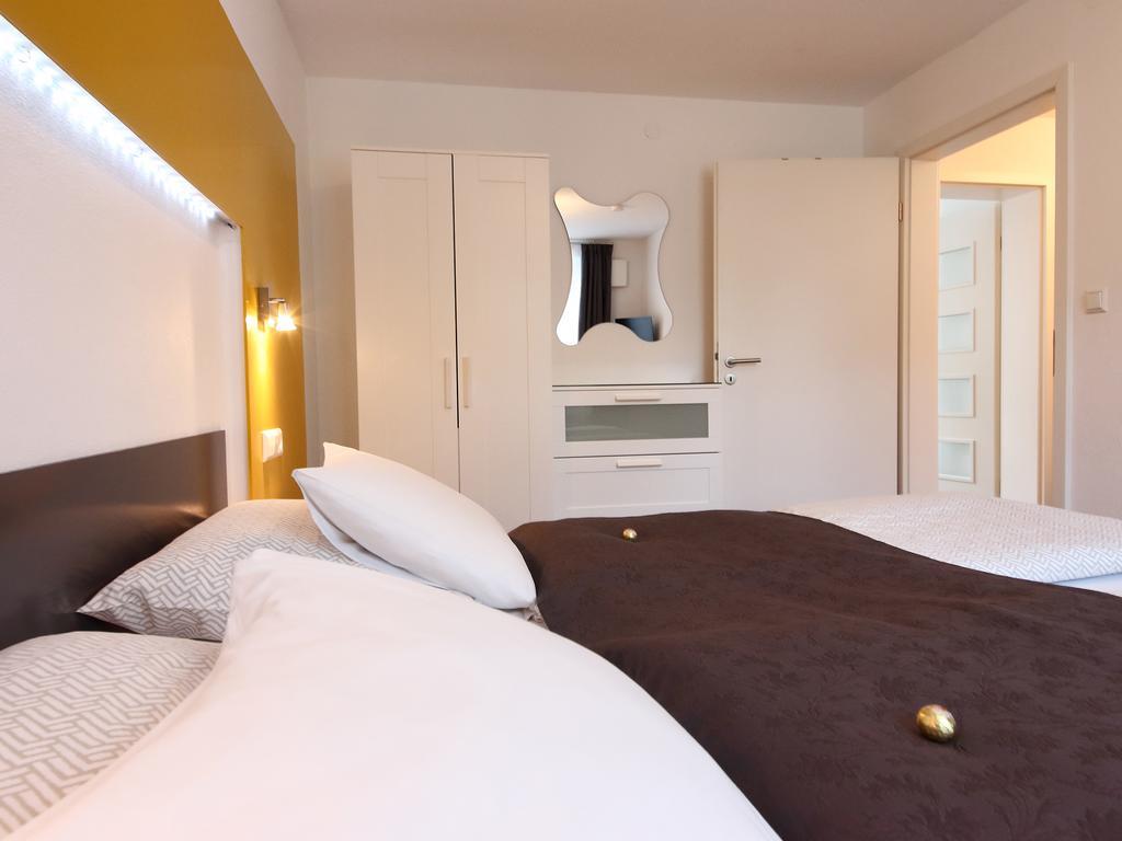Apartment Ts